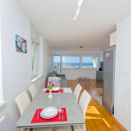 View Apartment Split